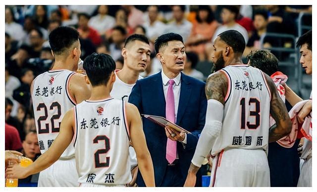华体会官方体育app-猛龙内线核心成表演王，全队出手频频拔头筹的简单介绍