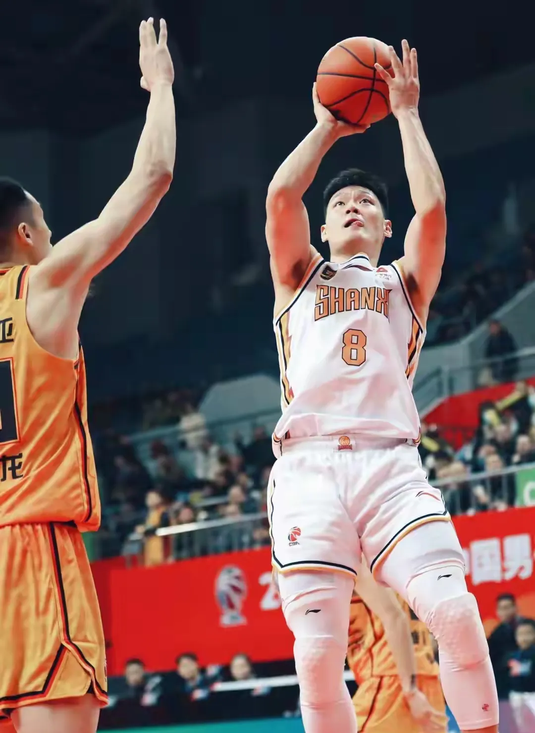 现场报道：比赛事态激烈激动